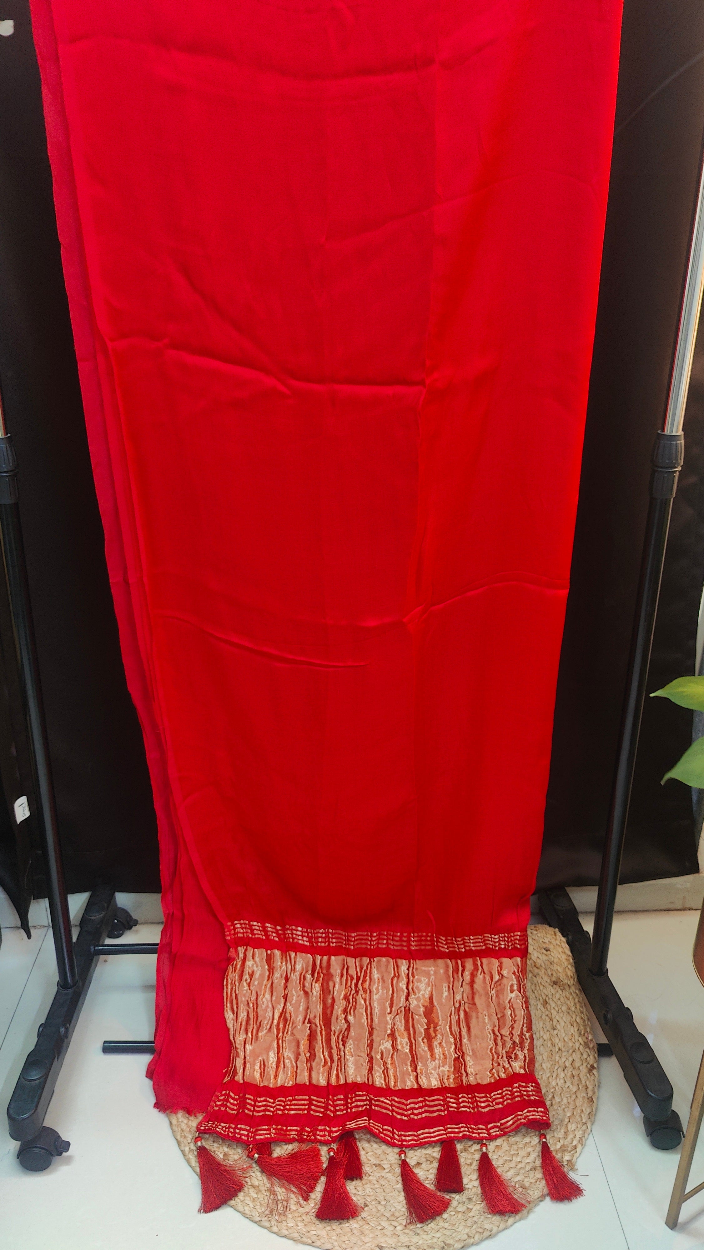 Modal Silk - Plain Saree with Lagdi Pallu