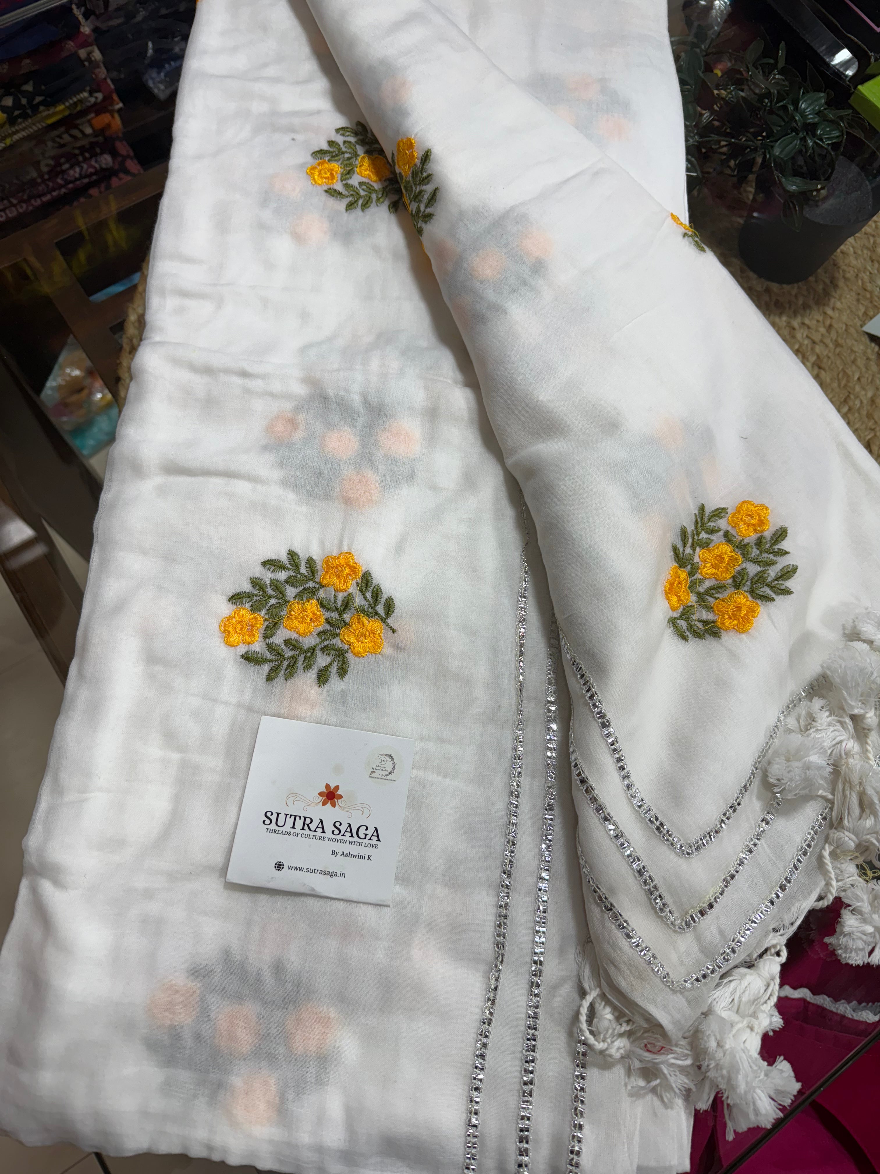 Mul Cotton Bahar Saree/White