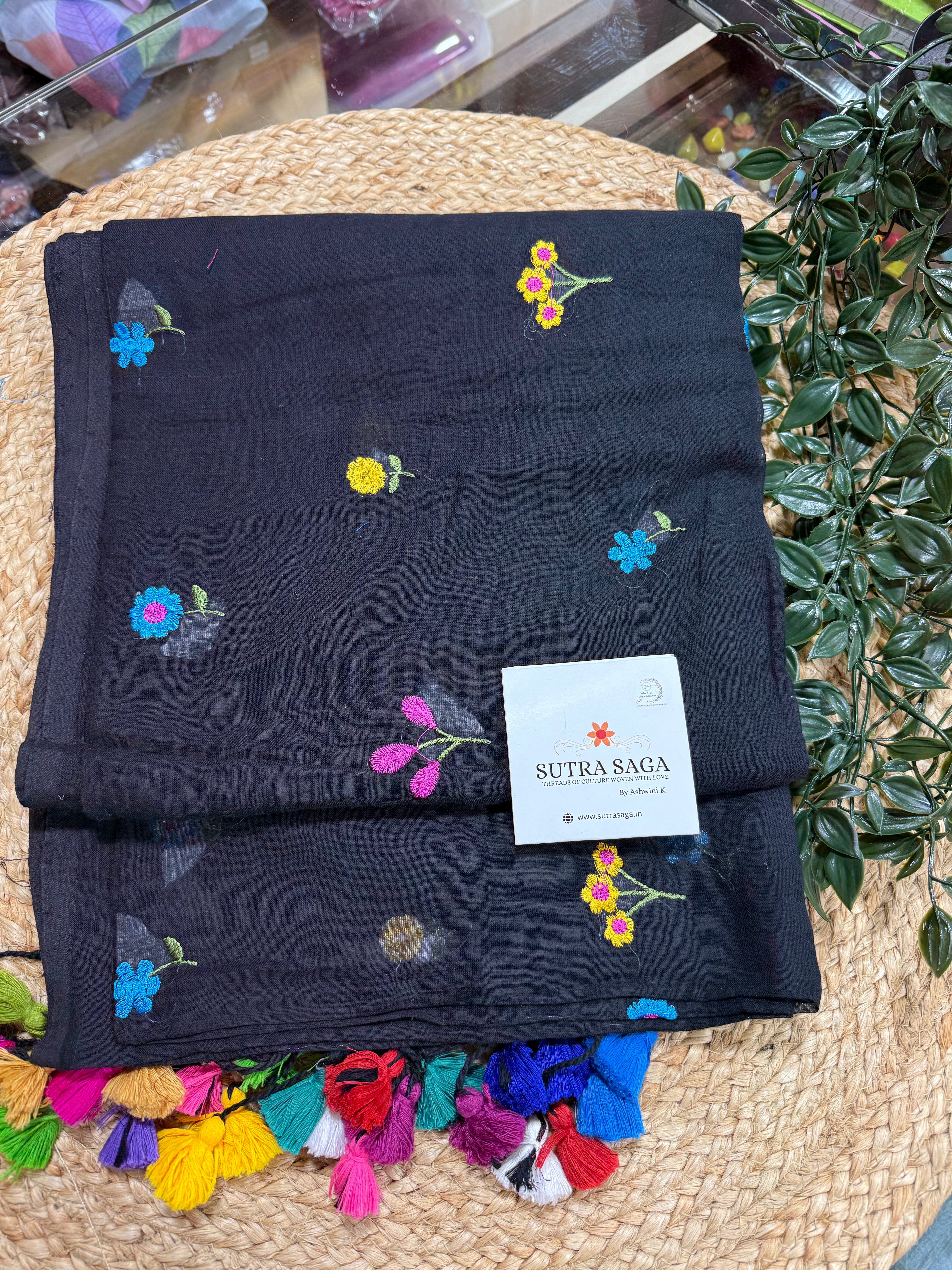 Mul cotton Mini flower Embroidery Saree