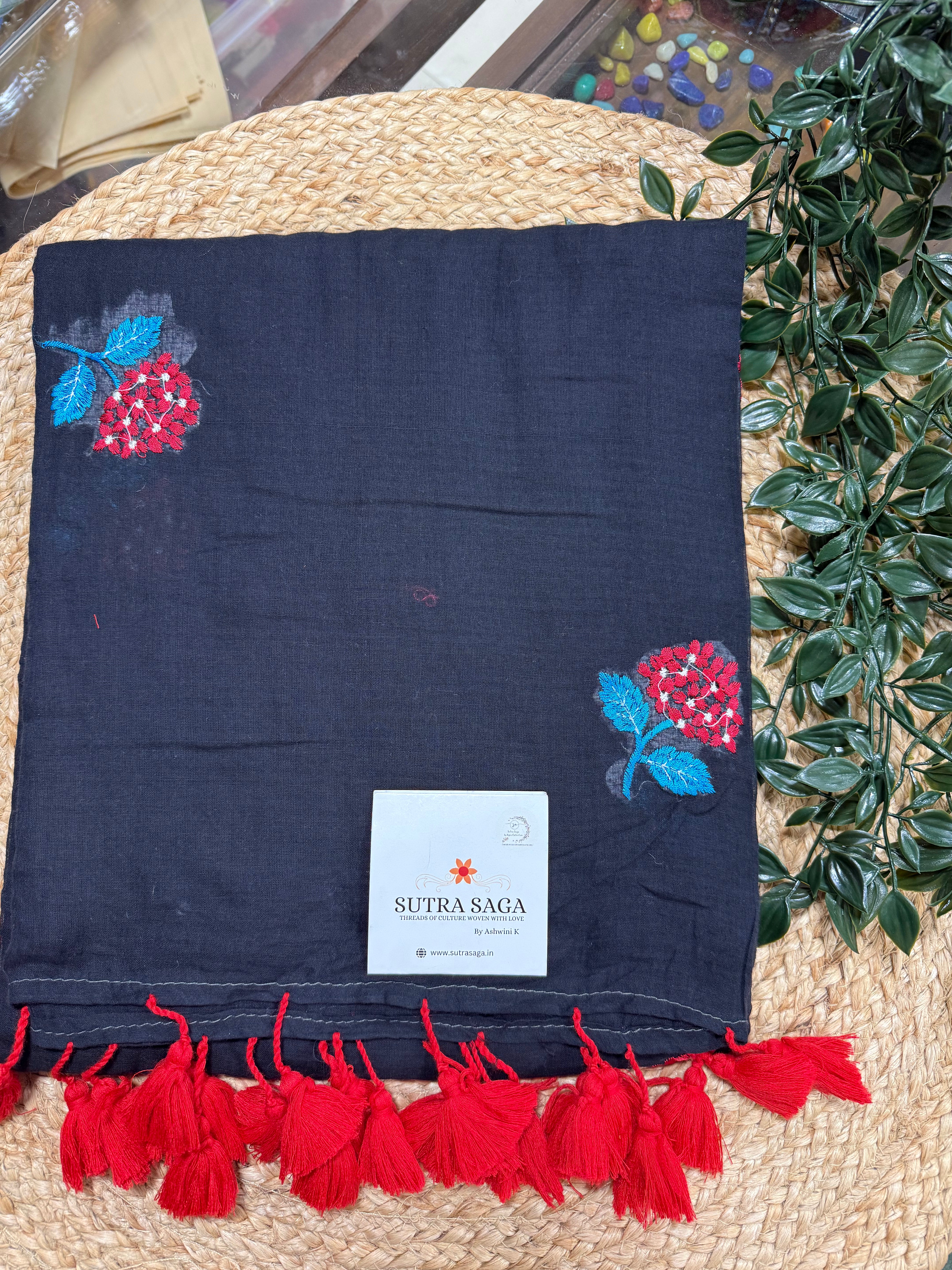 Mul Cotton Grapes Embroidery Saree