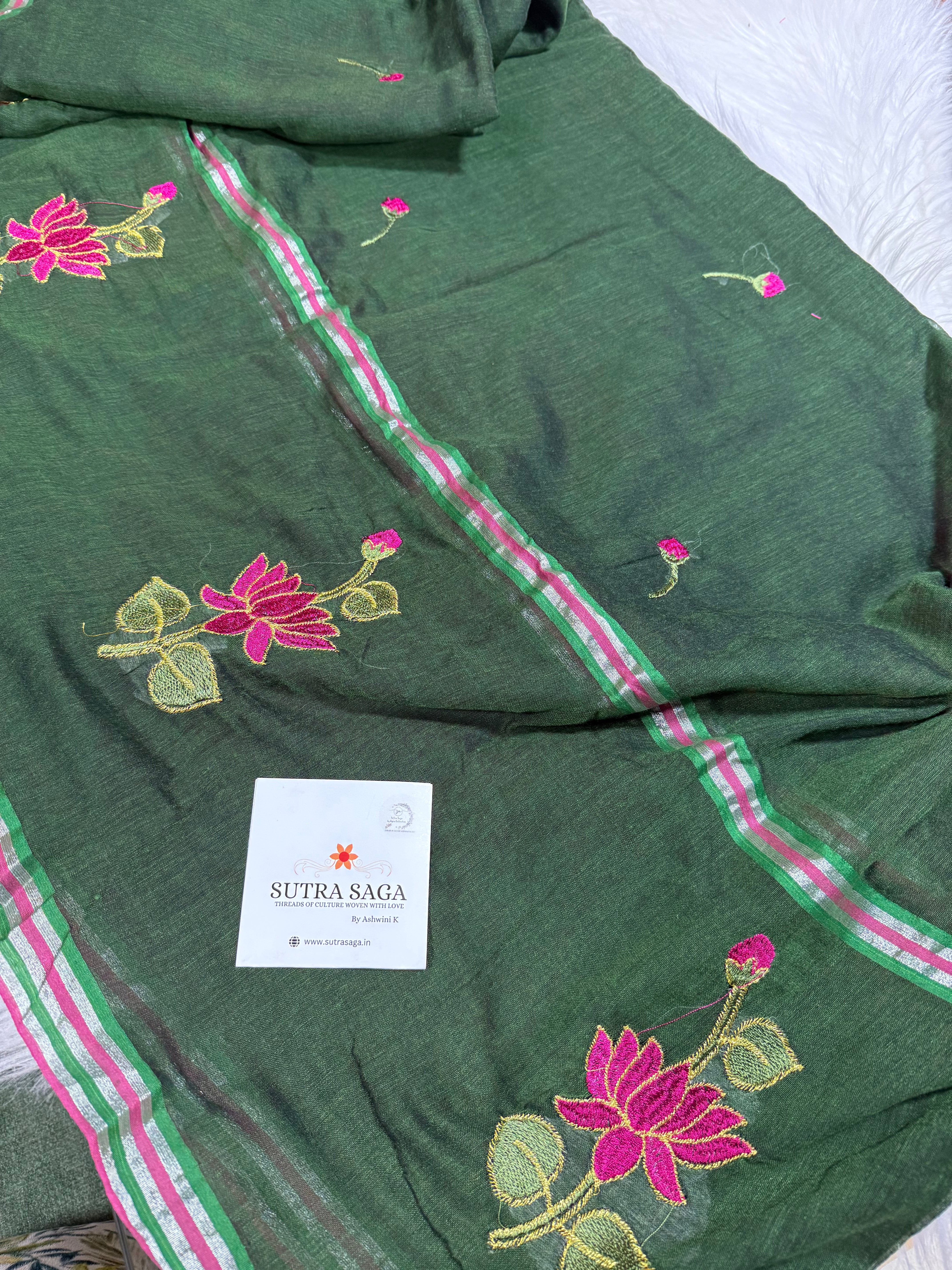 Lotus Zari - Mul Cotton Saree