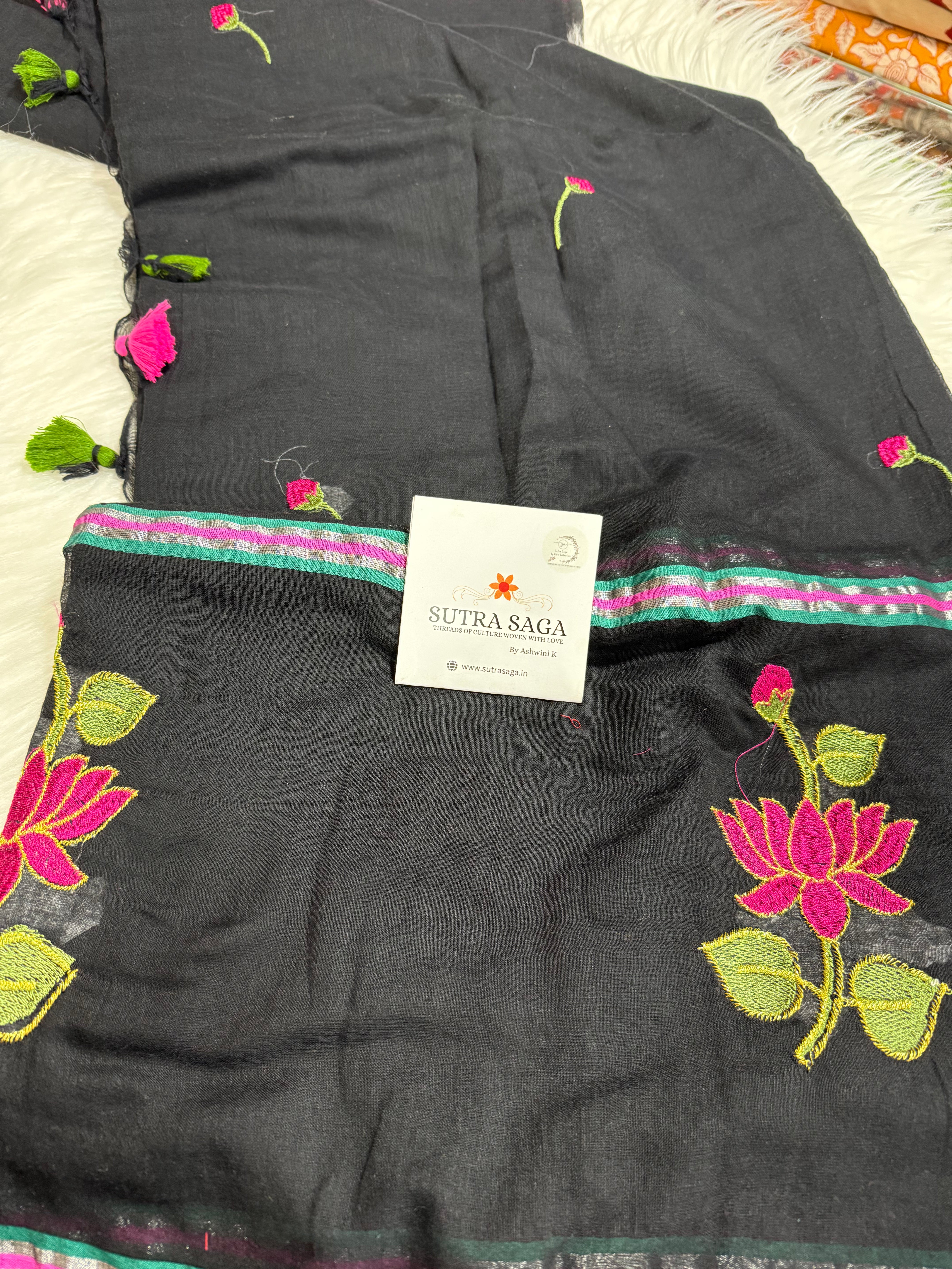 Lotus Zari - Mul Cotton Saree
