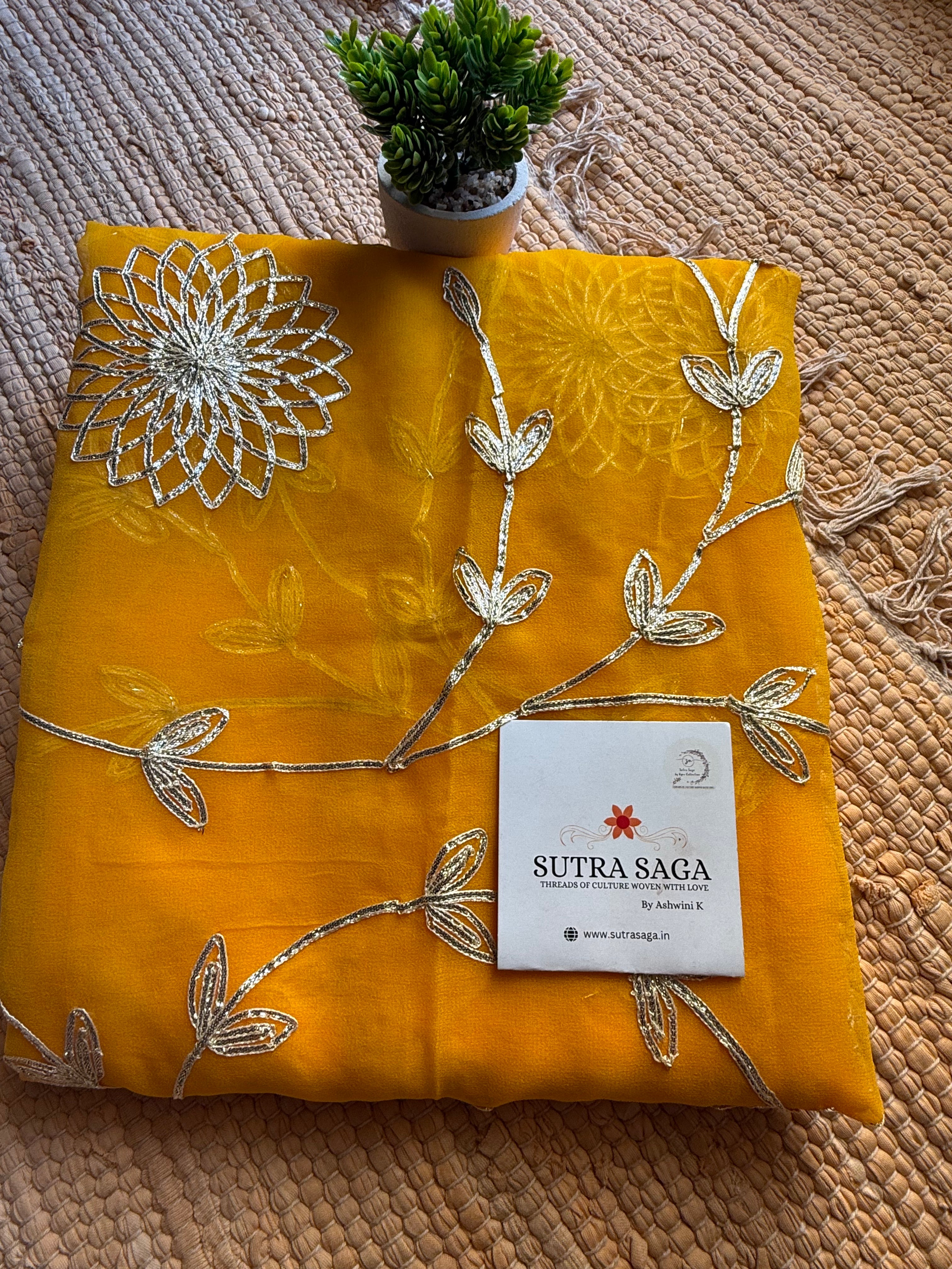 Mohini - Handwoven Chiffon Saree