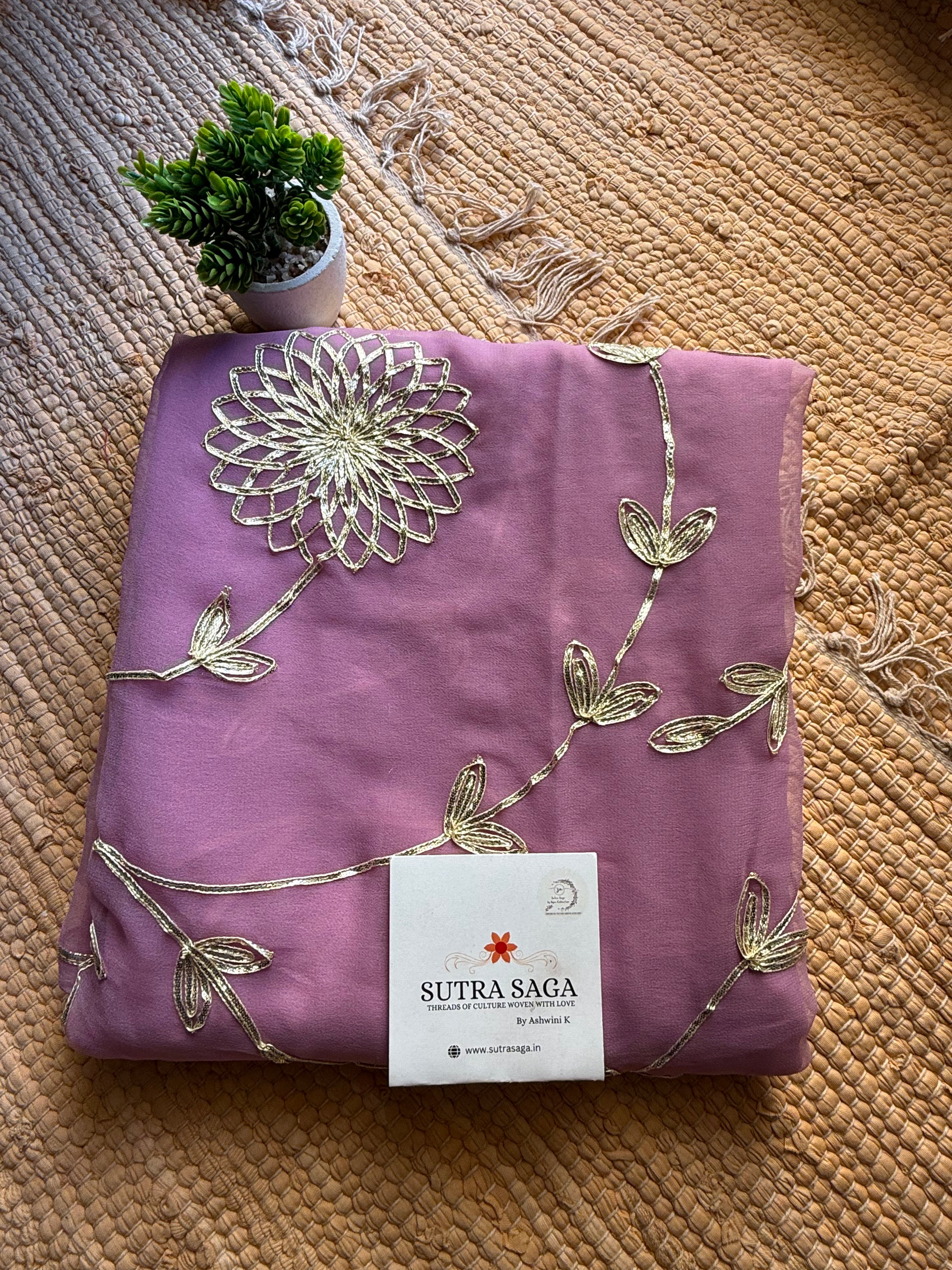 Mohini - Handwoven Chiffon Saree