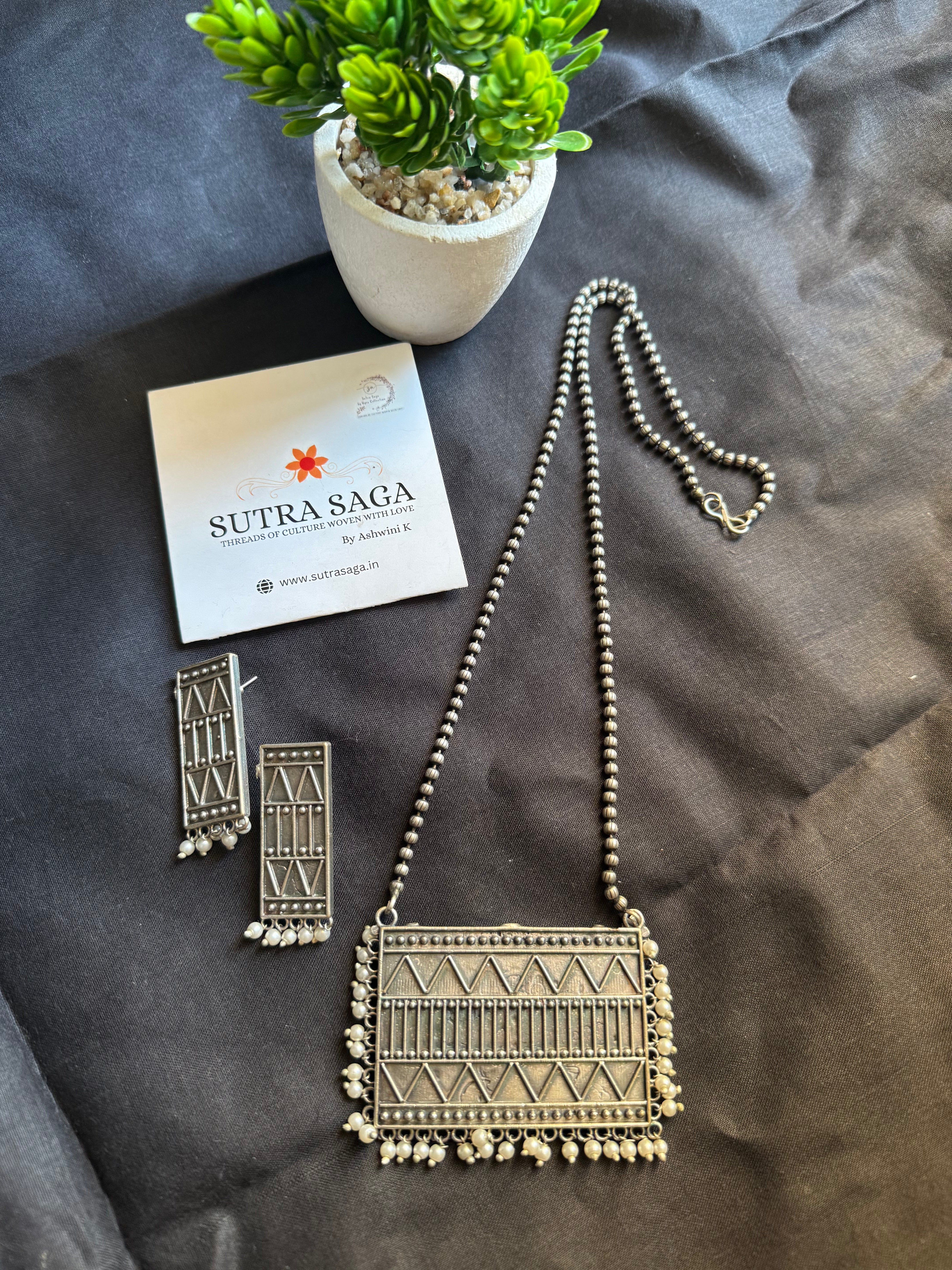 Long necklace with Earings