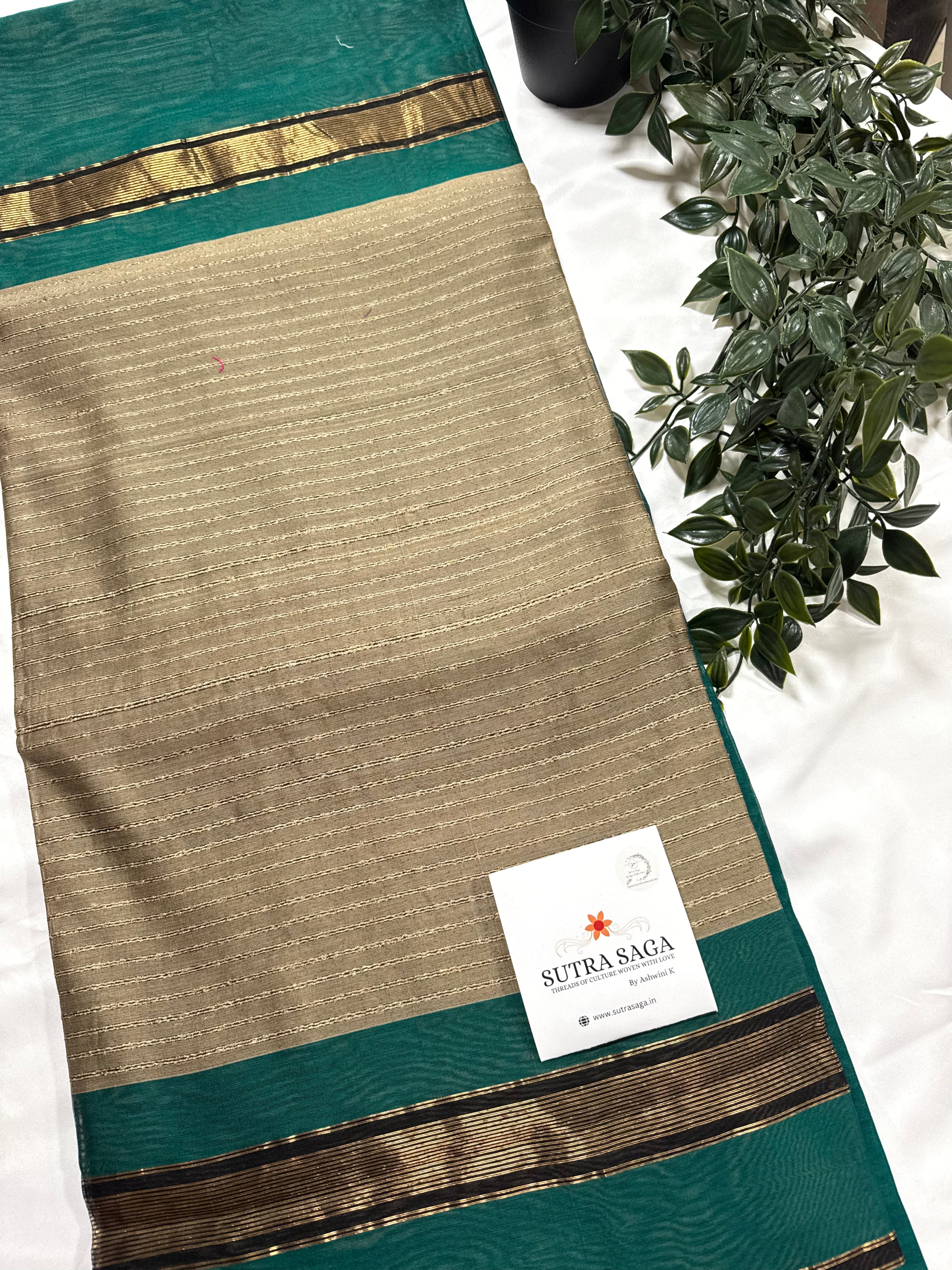 Gicha Palla Plain Maheshwari Saree with small border