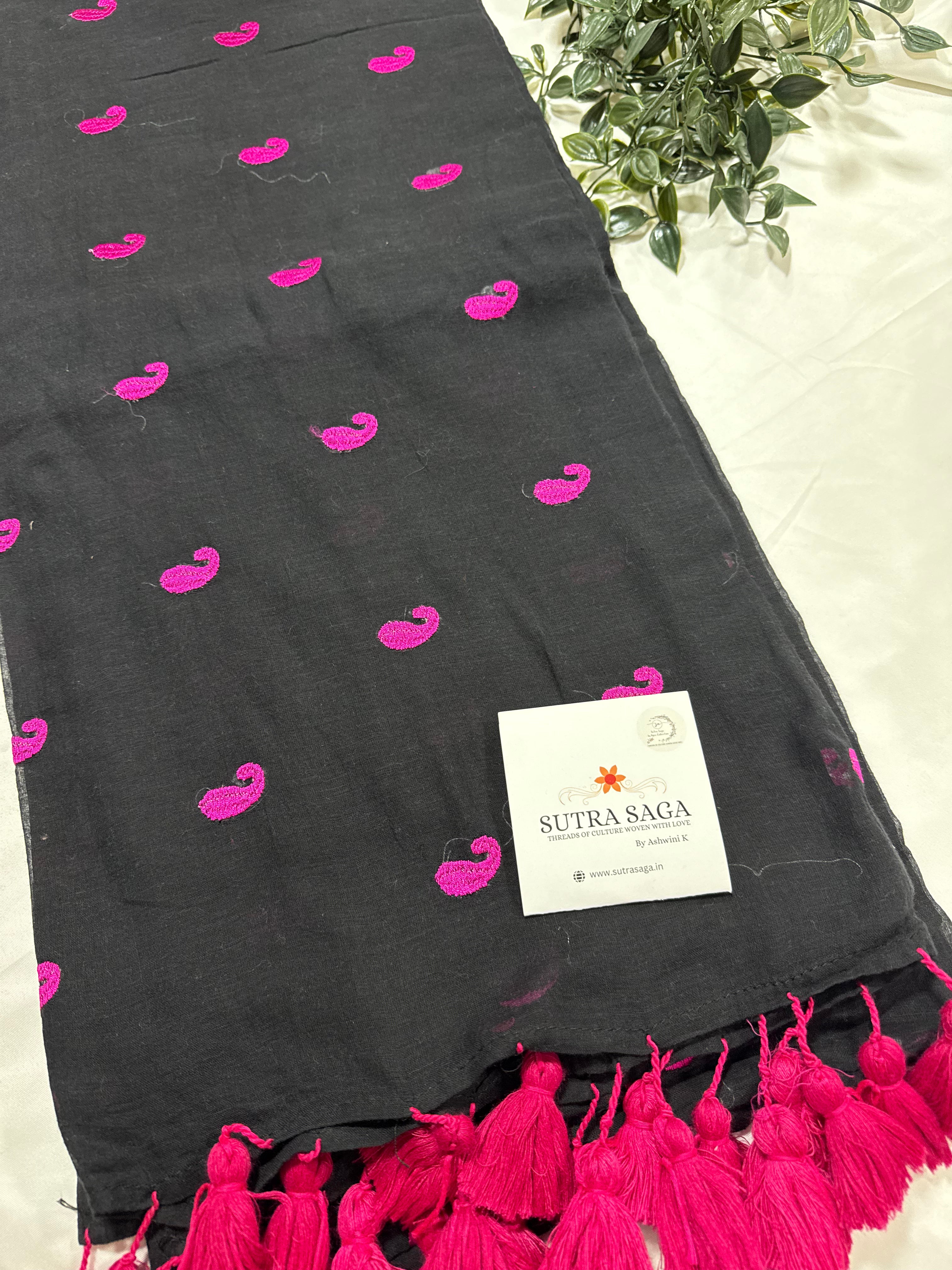 Mul Cotton Kairi Embroidery Saree
